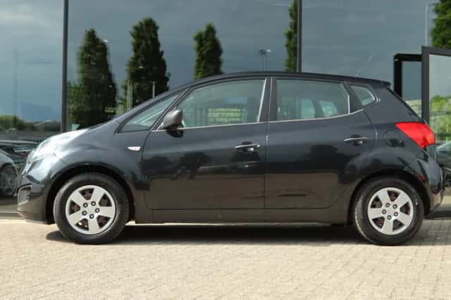 Kia Venga (2010) thumbnail 10