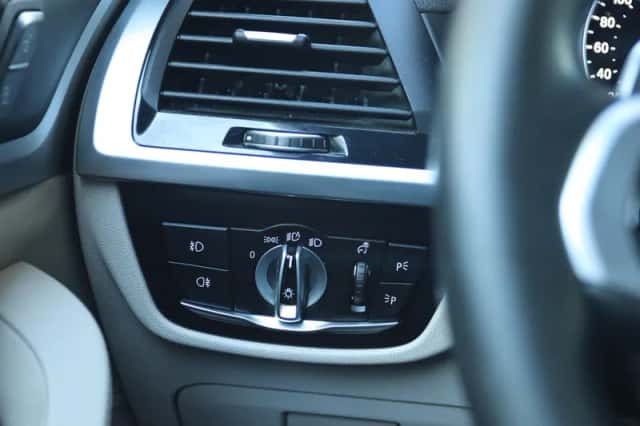 BMW X3 (2019) thumbnail 27