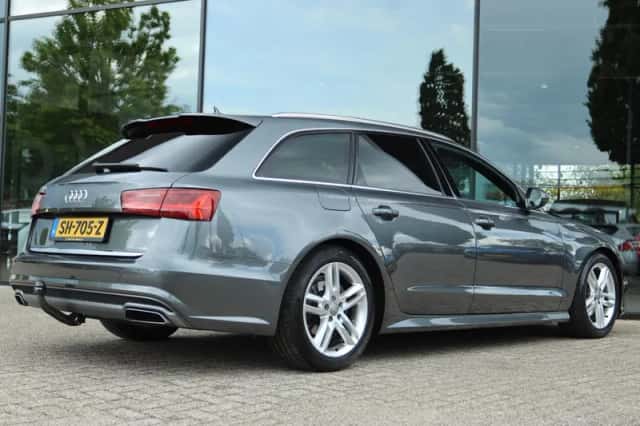 Audi A6 (2018) thumbnail 2