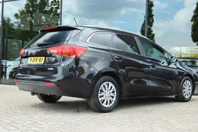 Kia Cee'd (2015) thumbnail 2