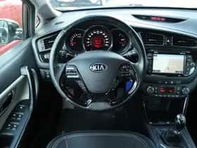 Kia Cee'd (2015) thumbnail 16