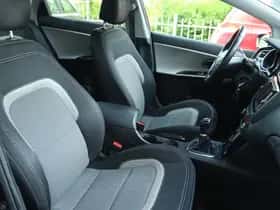 Kia Cee'd (2015) thumbnail 4
