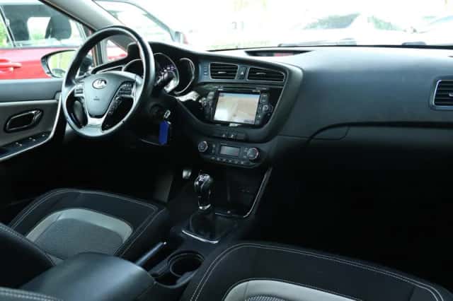 Kia Cee'd (2015) thumbnail 7