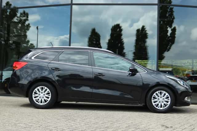Kia Cee'd (2015) thumbnail 9