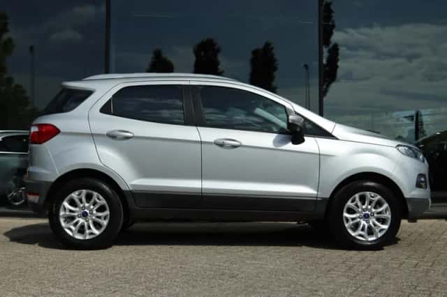 Ford EcoSport (2016) thumbnail 11