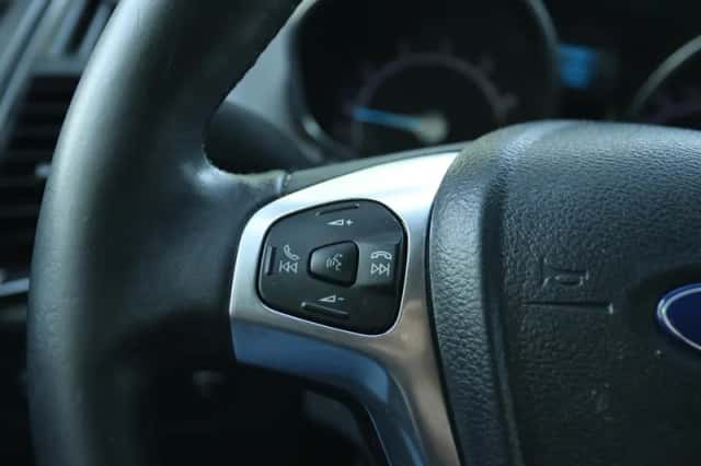 Ford EcoSport (2016) thumbnail 24