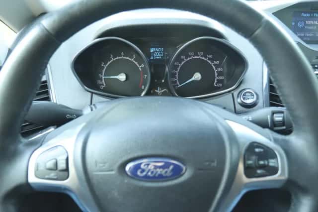 Ford EcoSport (2016) thumbnail 26