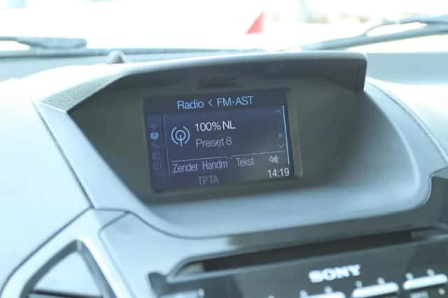 Ford EcoSport (2016) thumbnail 31