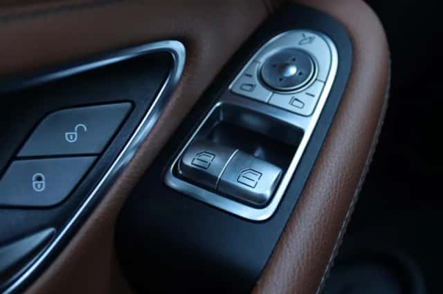 Mercedes-Benz C-Klasse (2016) thumbnail 28