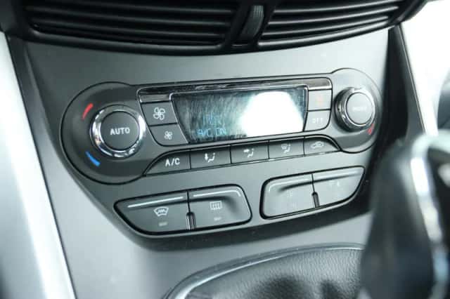 Ford C-Max (2011) thumbnail 23
