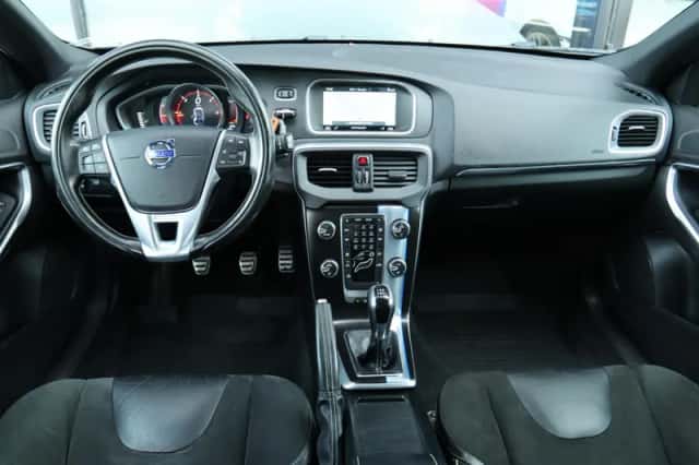 Volvo V40 (2015) thumbnail 12