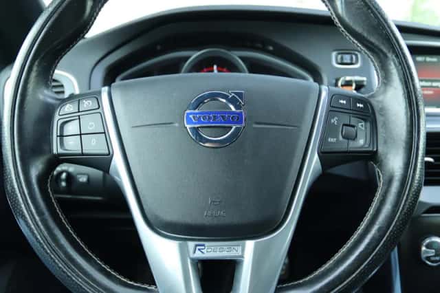 Volvo V40 (2015) thumbnail 16