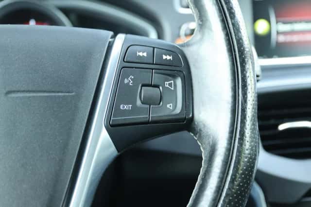 Volvo V40 (2015) thumbnail 18