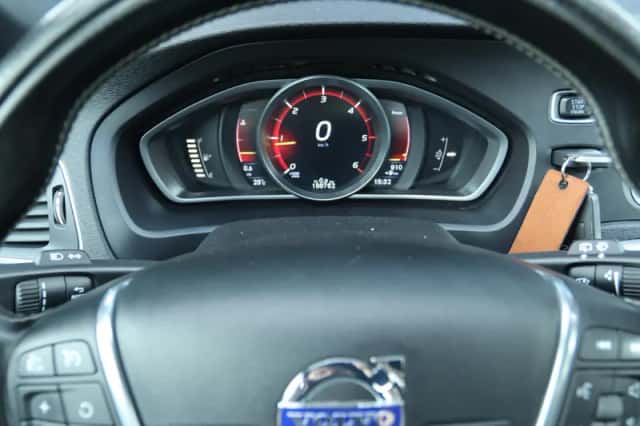 Volvo V40 (2015) thumbnail 20
