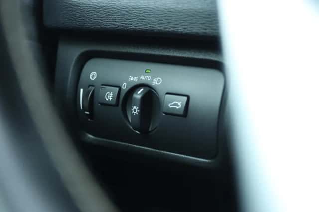 Volvo V40 (2015) thumbnail 21