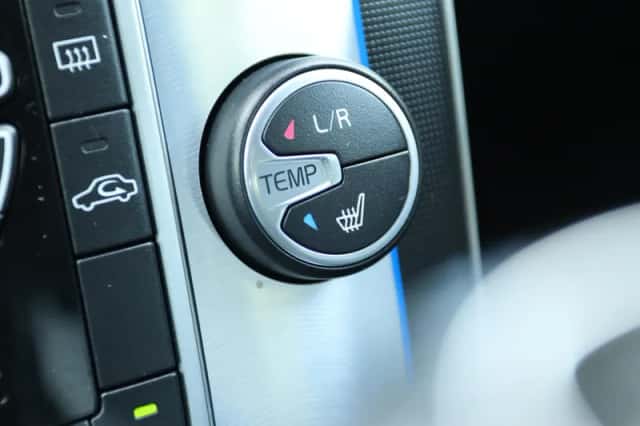 Volvo V40 (2015) thumbnail 25