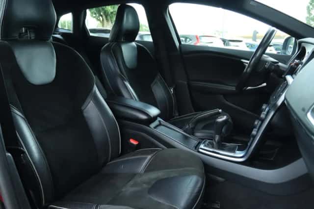 Volvo V40 (2015) thumbnail 4