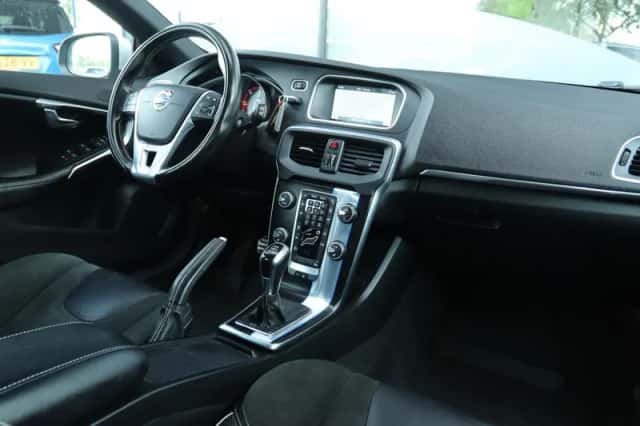 Volvo V40 (2015) thumbnail 5