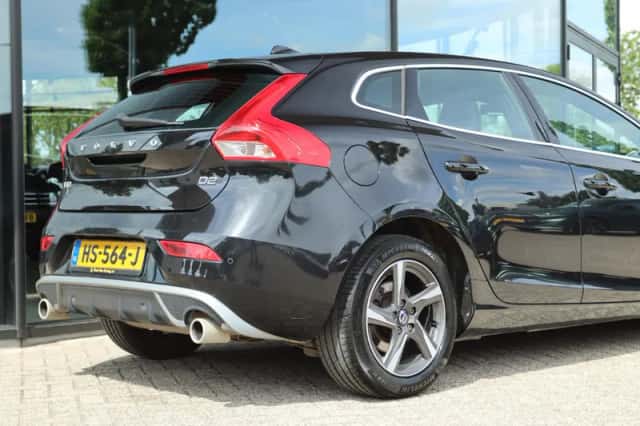 Volvo V40 (2015) thumbnail 8