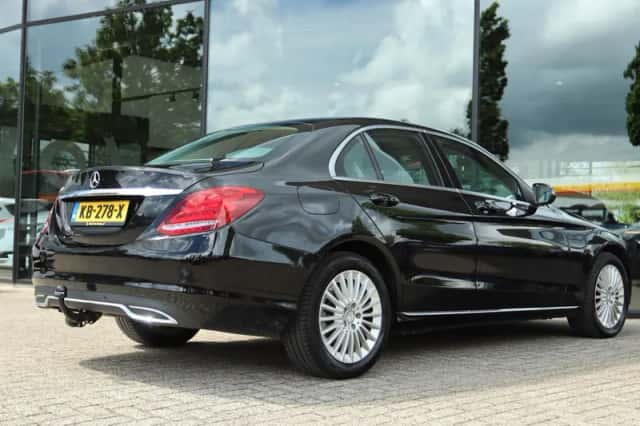 Mercedes-Benz C-Klasse (2016) thumbnail 2