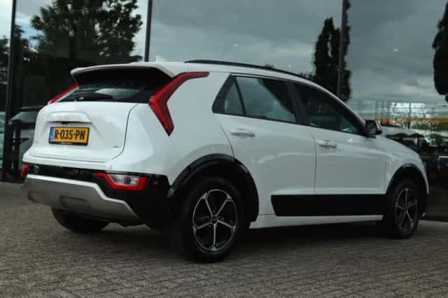 Kia Niro (2022) thumbnail 2