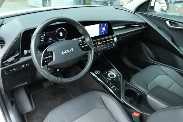 Kia Niro (2022) thumbnail 3