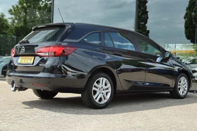 Opel Astra (2016) thumbnail 2