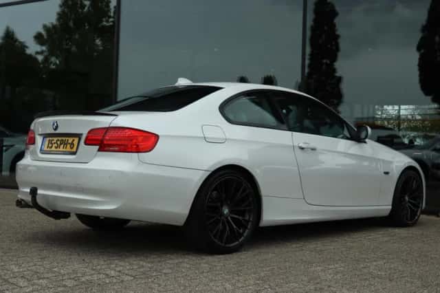 BMW 3-Serie (2011) thumbnail 2