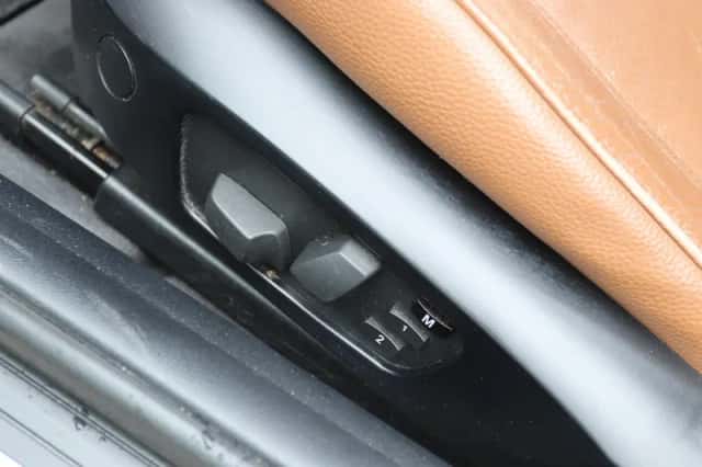 BMW 3-Serie (2011) thumbnail 6