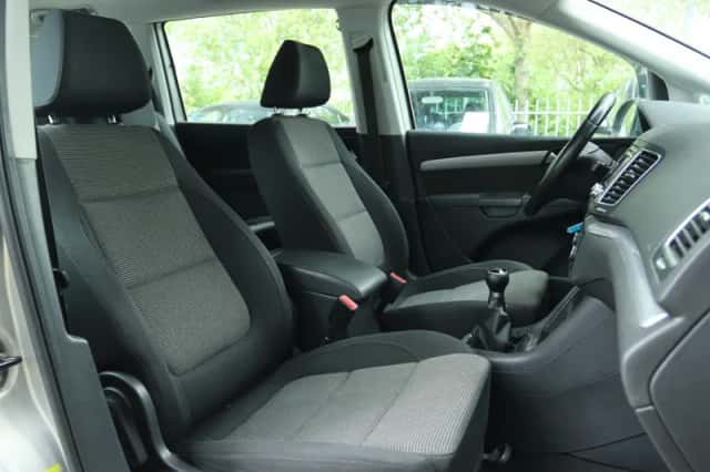 Volkswagen Sharan (2011) thumbnail 4