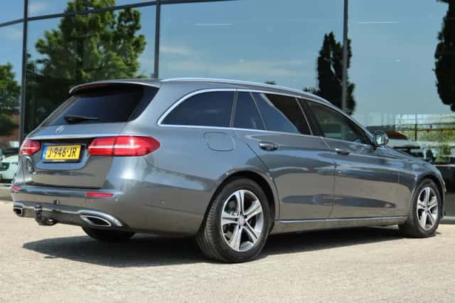 Mercedes-Benz E-Klasse (2017) thumbnail 2