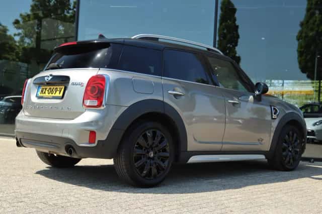MINI Countryman (2017) thumbnail 2