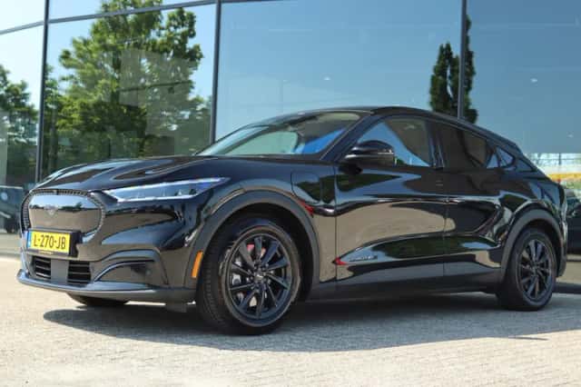 Ford Mustang (2021) thumbnail 1