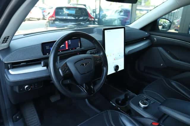 Ford Mustang (2021) thumbnail 3