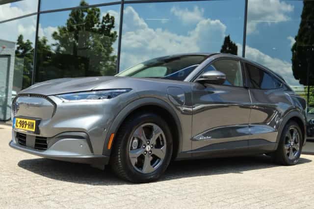 Ford Mustang (2021) thumbnail 1
