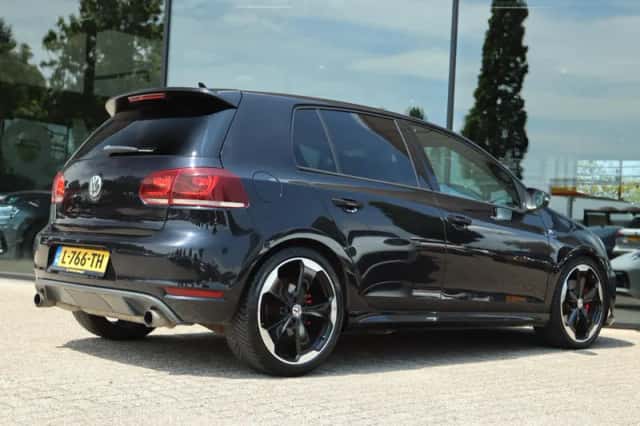 Volkswagen Golf (2011) thumbnail 2