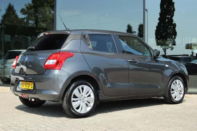Suzuki Swift (2018) thumbnail 2