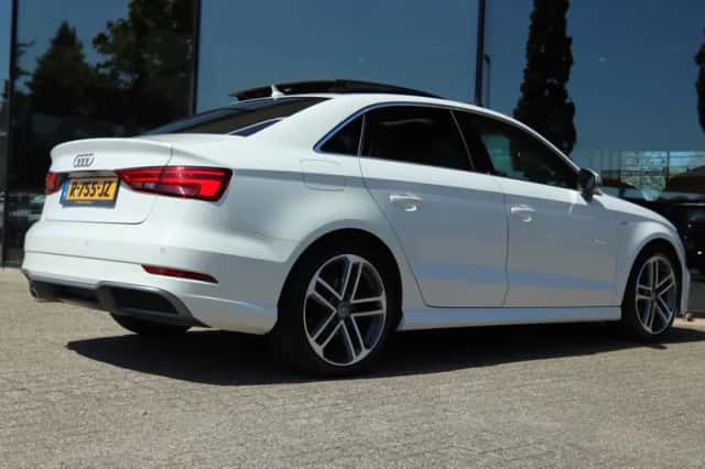 Audi A3 (2017) thumbnail 2