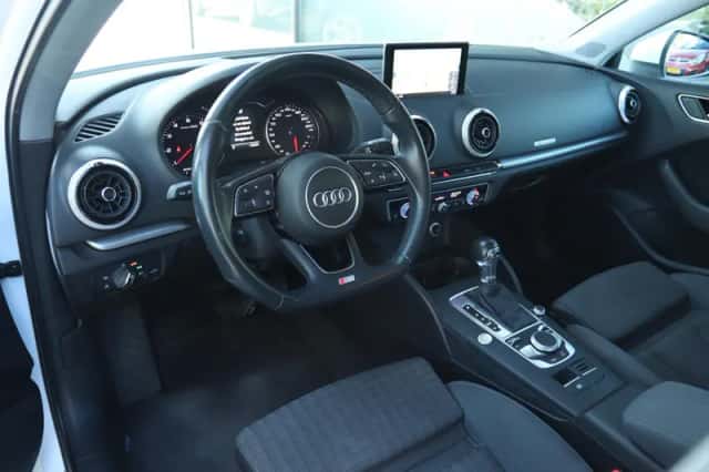 Audi A3 (2017) thumbnail 3