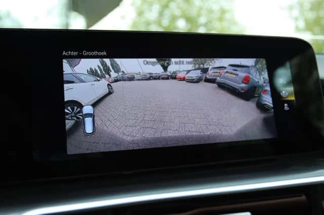 Mercedes-Benz EQC (2021) thumbnail 6