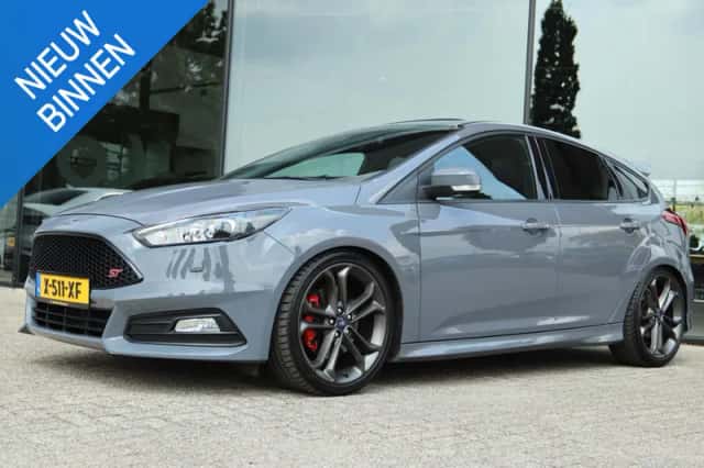 Ford Focus (2015) thumbnail 1