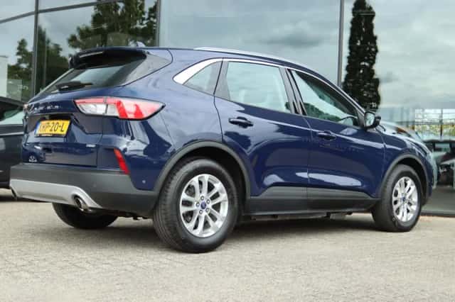 Ford Kuga (2021) thumbnail 2