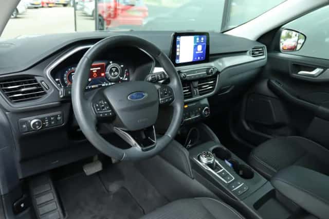 Ford Kuga (2021) thumbnail 3