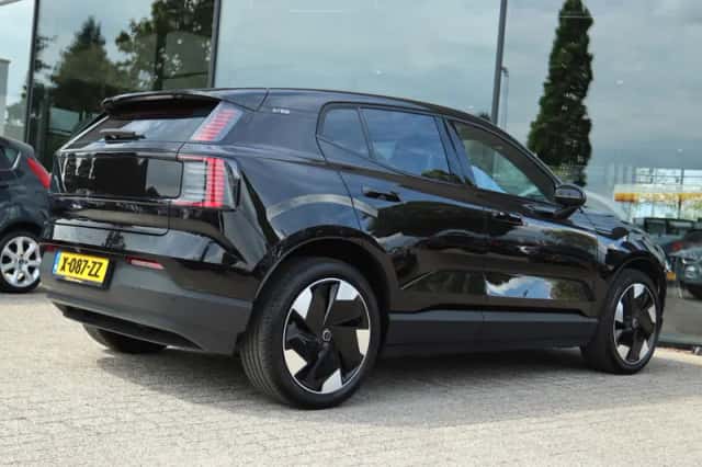 Volvo EX30 (2024) thumbnail 2