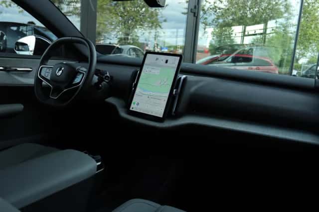 Volvo EX30 (2024) thumbnail 6