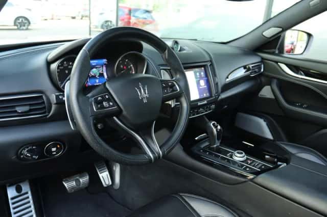 Maserati Levante (2017) thumbnail 3