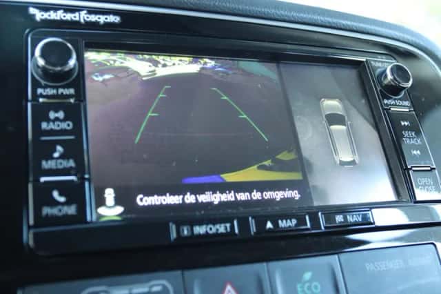 Mitsubishi Outlander (2016) thumbnail 6