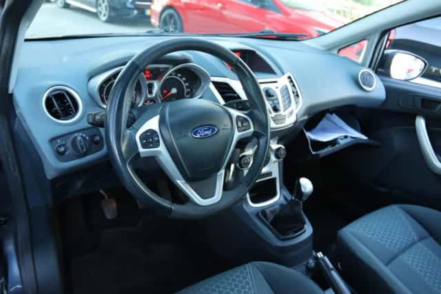 Ford Fiesta (2009) thumbnail 3