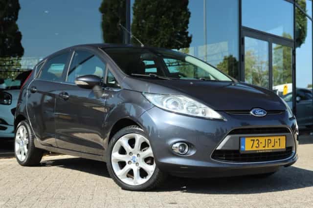 Ford Fiesta (2009) thumbnail 6