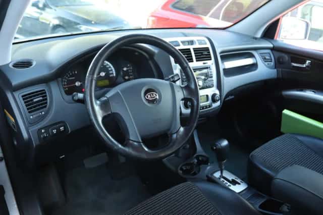 Kia Sportage (2006) thumbnail 3